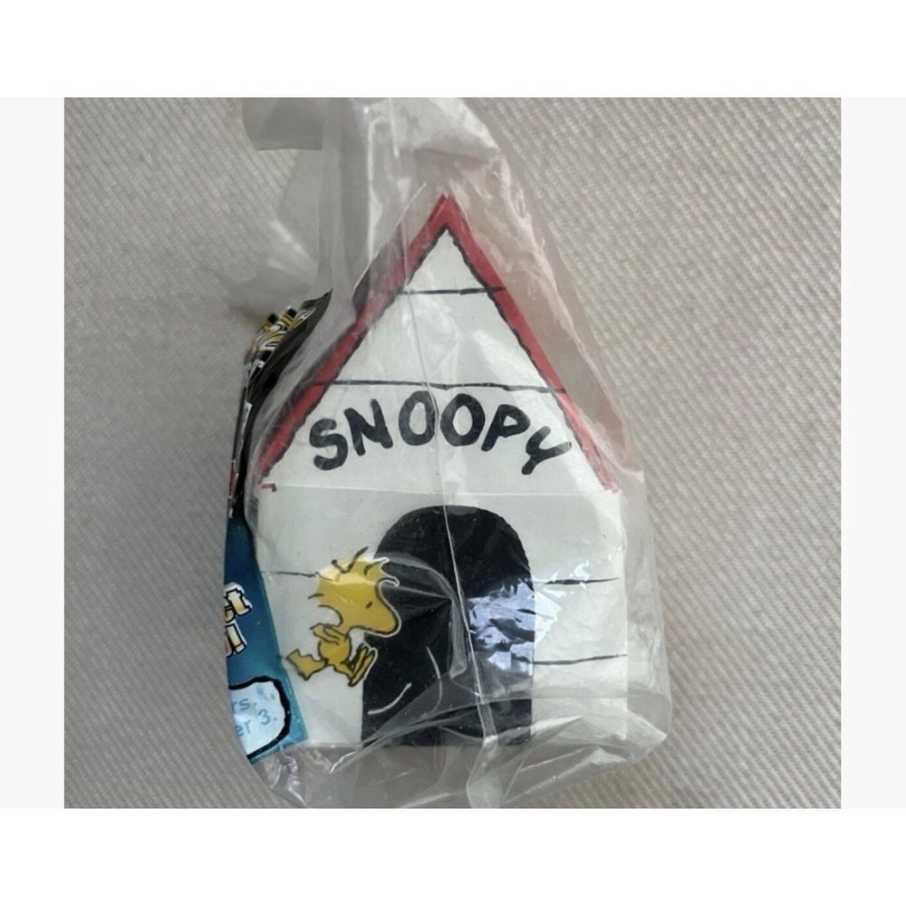 Peanuts 50th Anniversary Collector Series‎ Toy #5 Snoopy's Collectible Wendy's